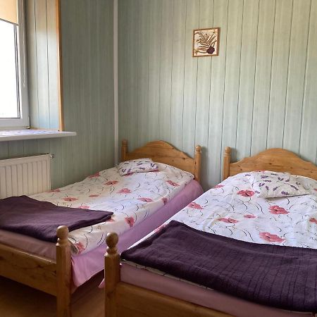 مبيت وإفطار Osrodek Jezdziecki Bronków المظهر الخارجي الصورة